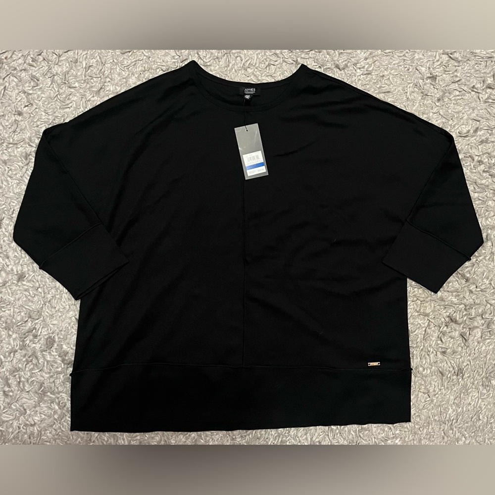 Womans black blouse NWT